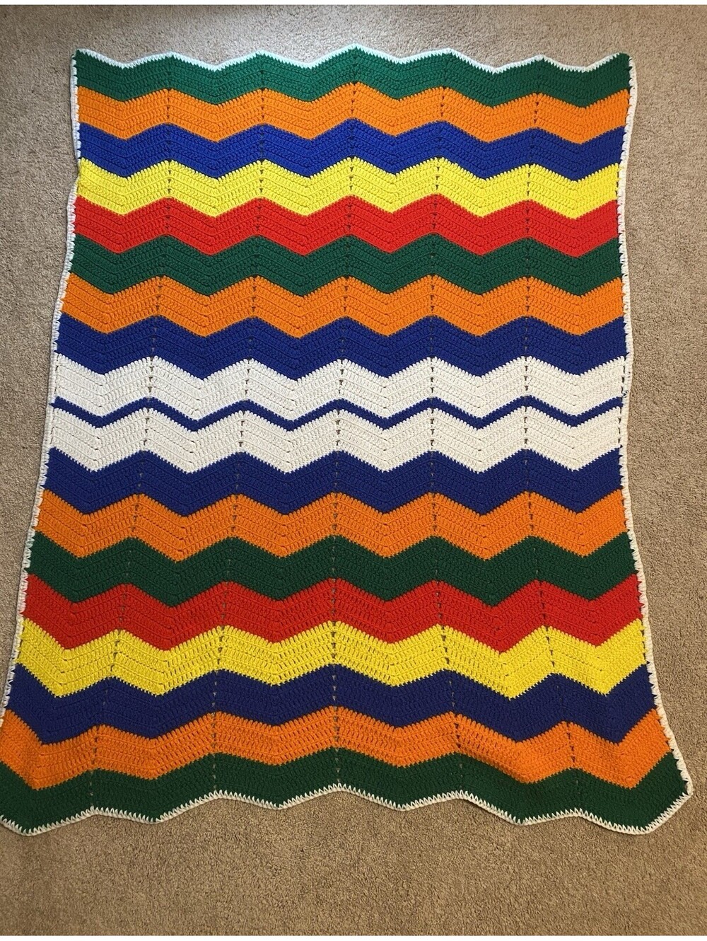 VTG Vibrant Chevron Pattern Afghan Throw Blanket - 4.5'x3.5' - Zig Zag Stripes